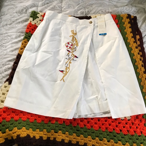 J. McLaughlin Pants - J. McLaughlin for Sanyo white skort NWT